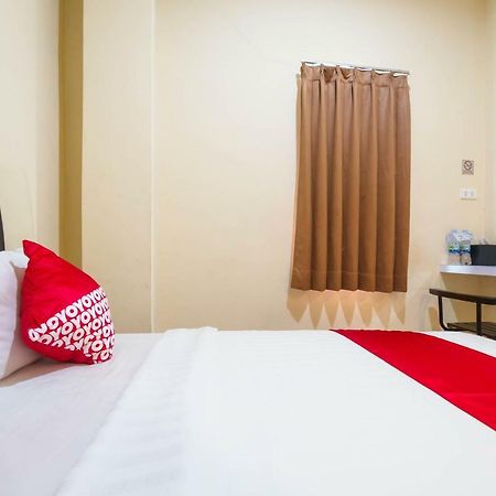 Sentosa Guest House Pontianak Exterior photo